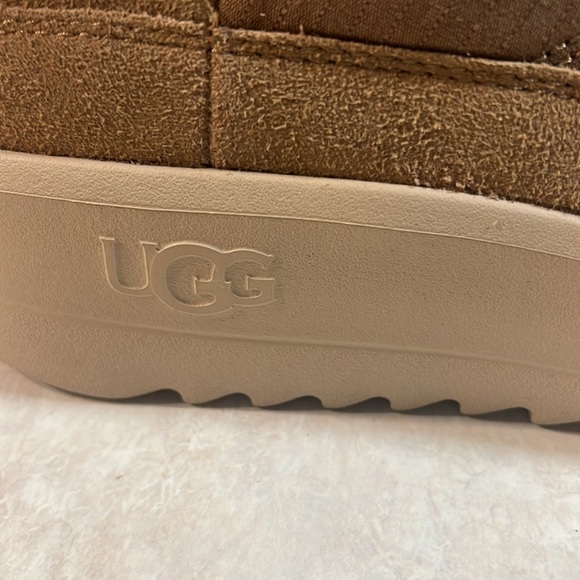 UGG Men’s size 8 snow boots. NEW! - Picture 2 of 10